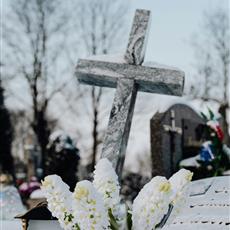 Graveside flower replacement 